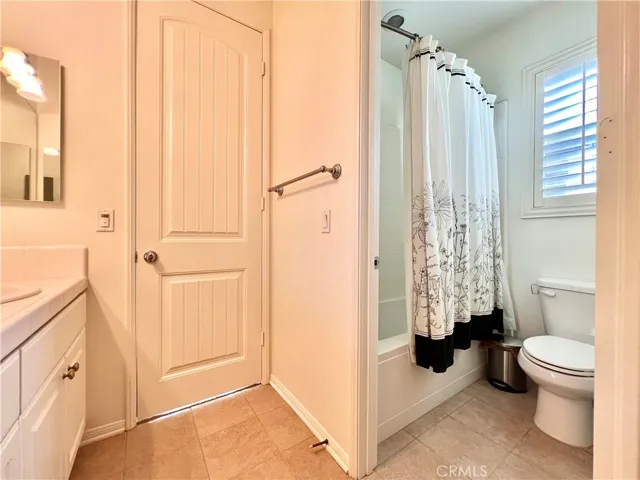 2nd bathroom