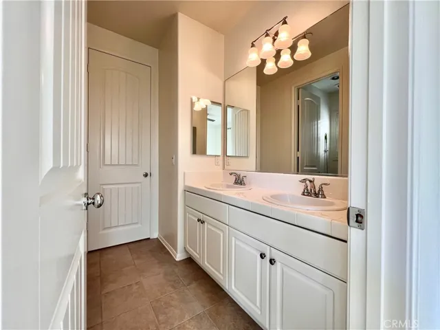 2nd bathroom