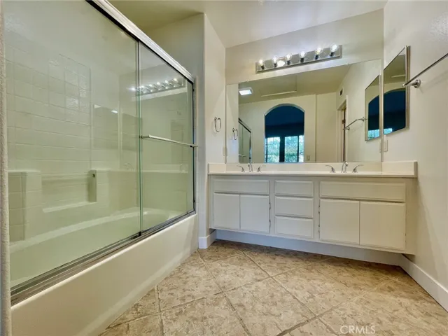 Primary bath 1 with dual sinks and tub/shower