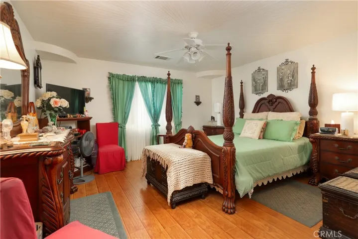 11151 Redwood Avenue, Hesperia, California 92345