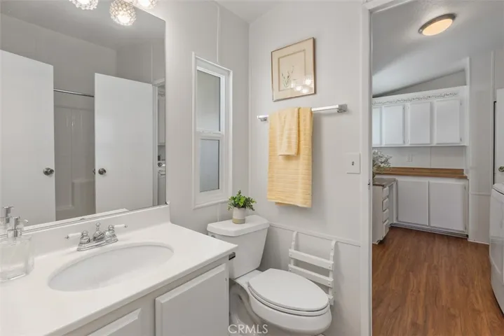 Guest bathroom.