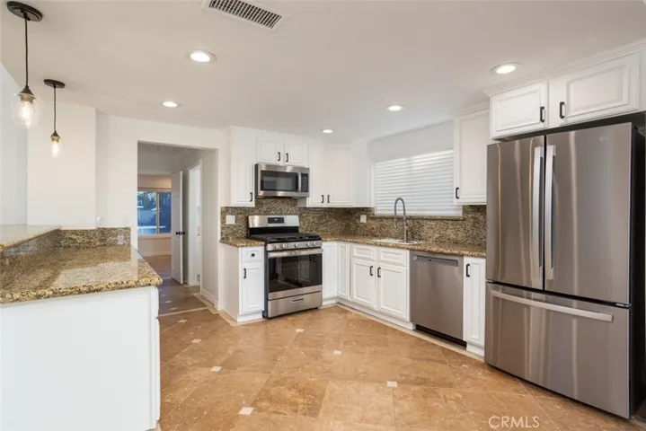 1861 Parkview Circle, Costa Mesa, California 92627
