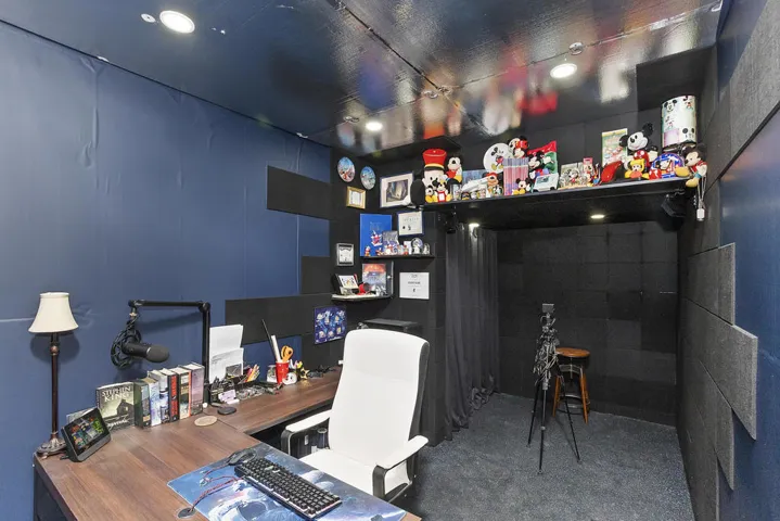 035_Studio
