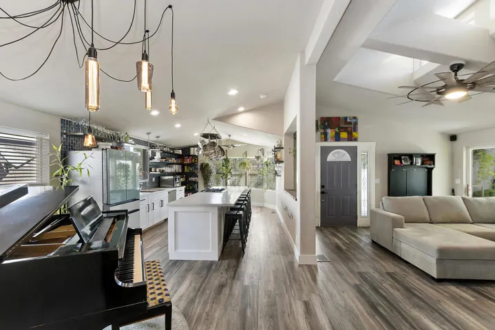 009_DiningKitchen