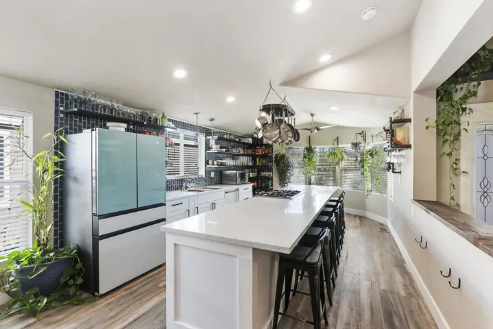 010_Kitchen