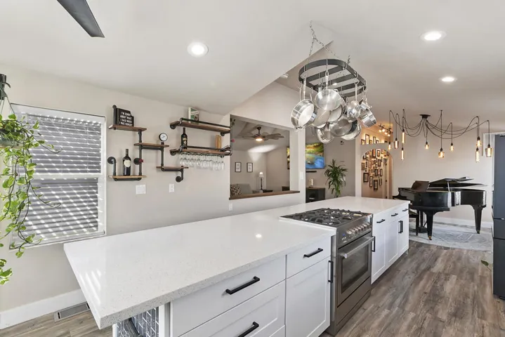013_Kitchen