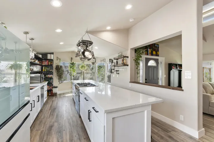 011_Kitchen