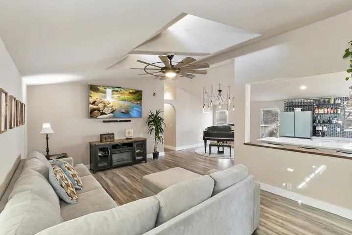 003_Living Room