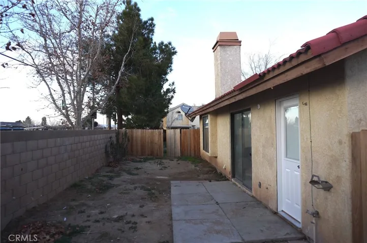 1007 Angela Court, Lancaster, California 93535