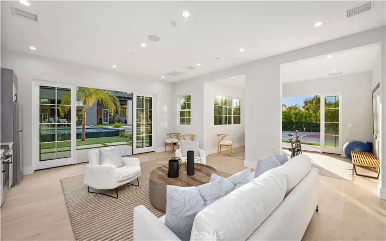 20511 Wells Drive, Woodland Hills, California 91364