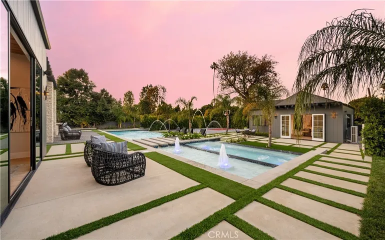 20511 Wells Drive, Woodland Hills, California 91364