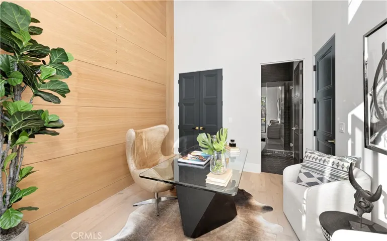 20511 Wells Drive, Woodland Hills, California 91364
