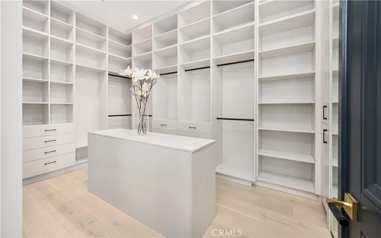 20511 Wells Drive, Woodland Hills, California 91364
