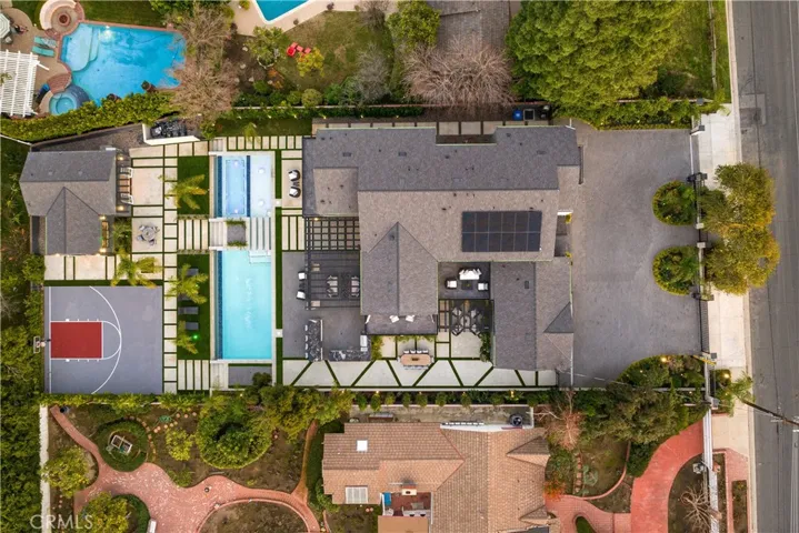 20511 Wells Drive, Woodland Hills, California 91364