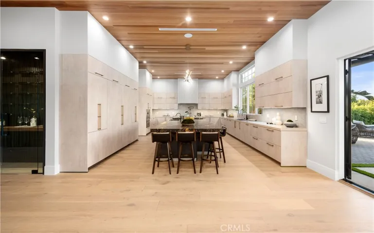 20511 Wells Drive, Woodland Hills, California 91364