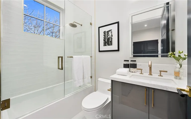 20511 Wells Drive, Woodland Hills, California 91364