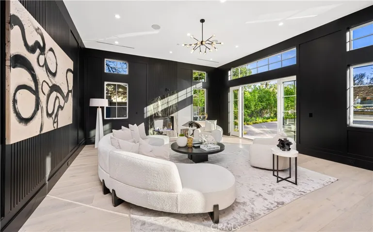 20511 Wells Drive, Woodland Hills, California 91364