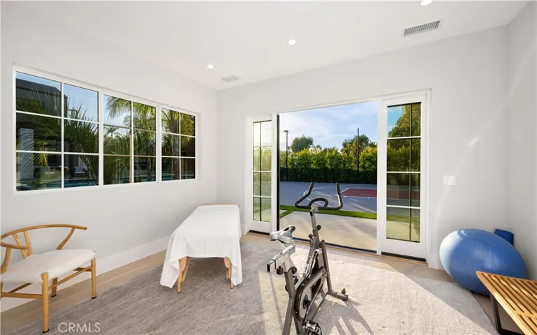 20511 Wells Drive, Woodland Hills, California 91364