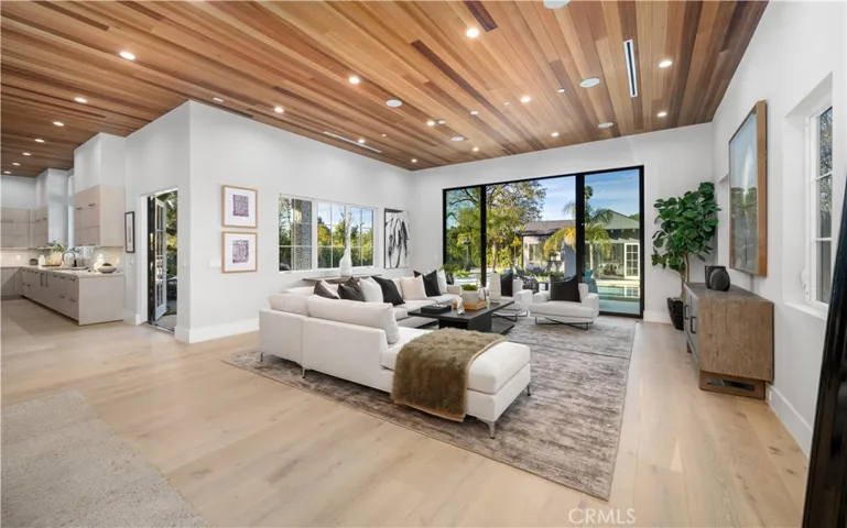 20511 Wells Drive, Woodland Hills, California 91364