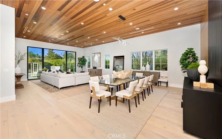 20511 Wells Drive, Woodland Hills, California 91364