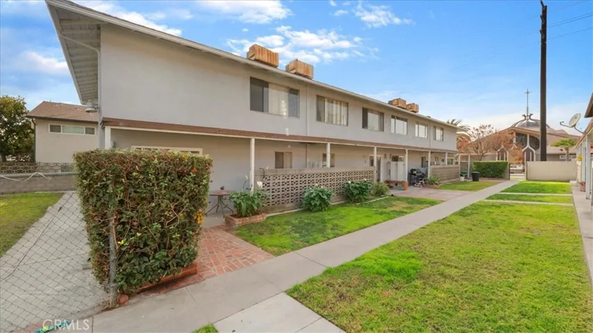 880 N Campus Avenue, Upland, California 91786