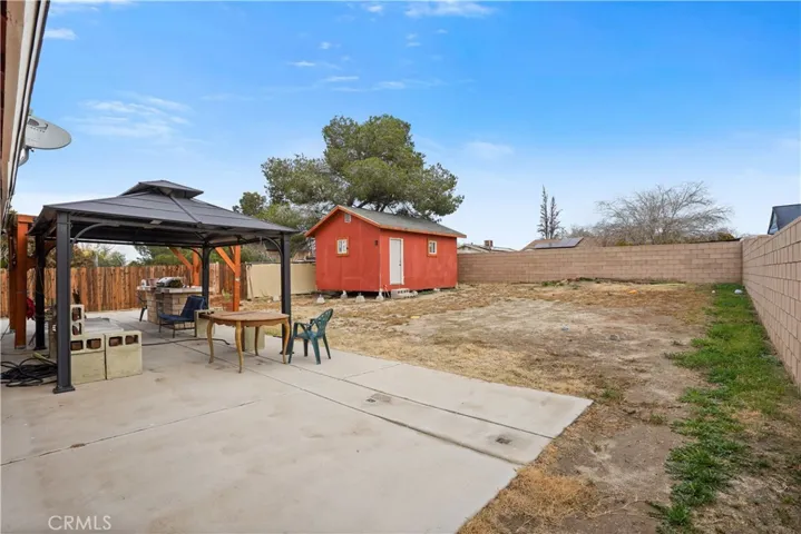 Large lot with lots of room to expand the house and add an additional living are and/or pool.