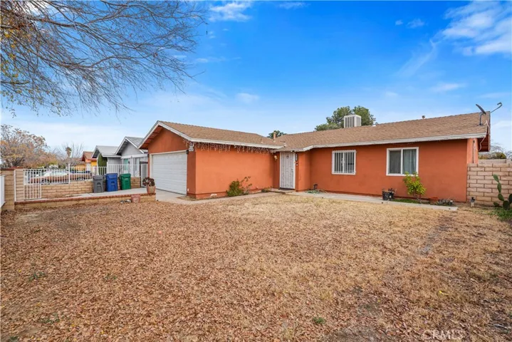 Beautiful single family home with 3 bedrooms, 2 baths + Bonus building.