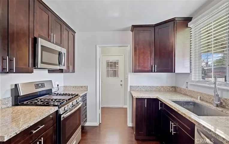 1149 W Avenue H11, Lancaster, California 93534