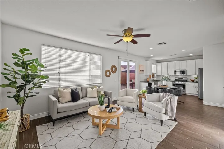 12 Plushstone, Rancho Santa Margarita, California 92688