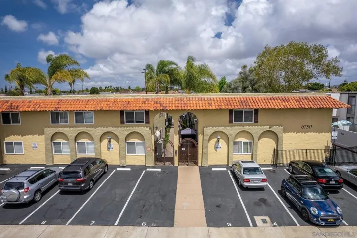 6750 Beadnell Way 54, San Diego, California 92117