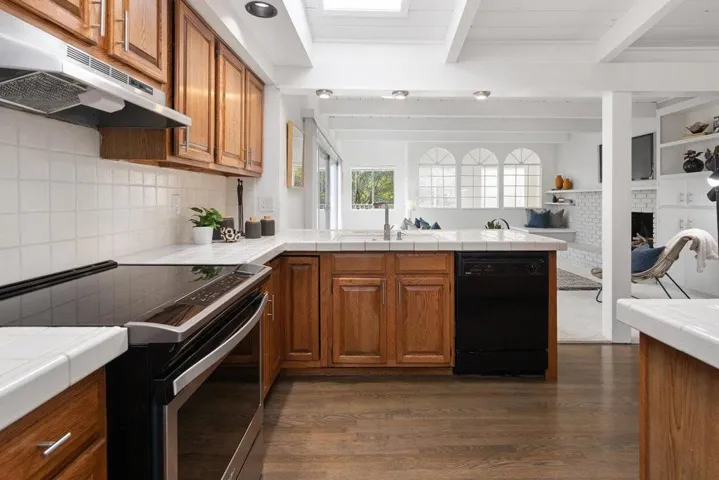 2741 Ridgeway Avenue, San Bruno, California 94066