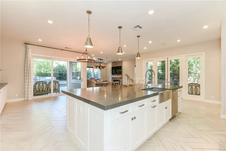 100 Swift, Irvine, California 92618