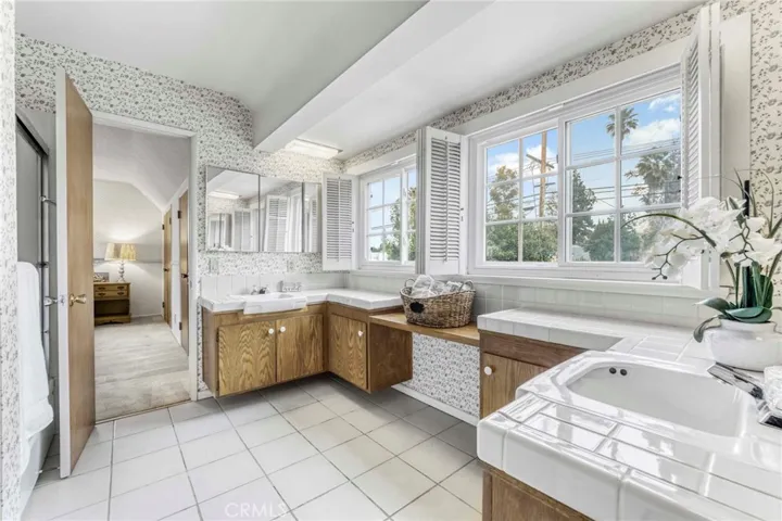 19849 Labrador Street, Chatsworth, California 91311