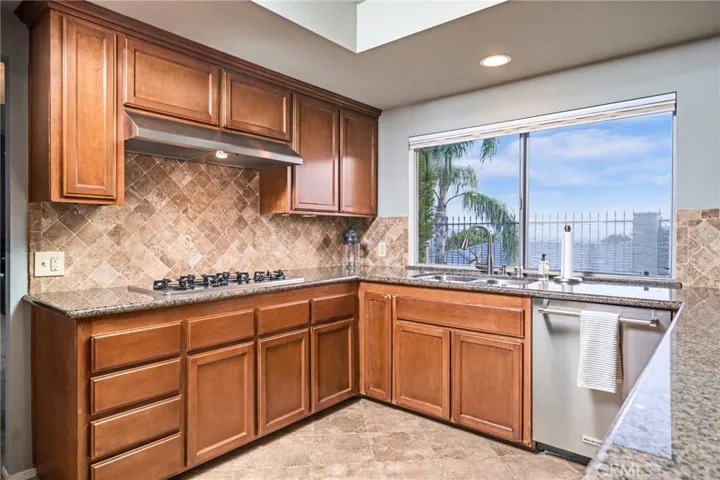 607 N Vecino Avenue, Glendora, California 91741