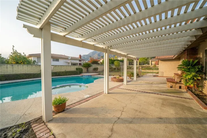 607 N Vecino Avenue, Glendora, California 91741
