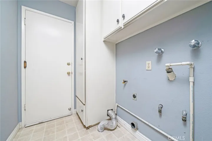 607 N Vecino Avenue, Glendora, California 91741