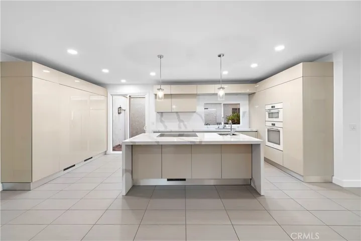 5557 Via Portora B, Laguna Woods, California 92637