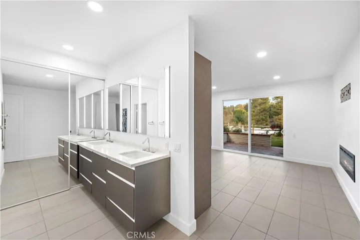 5557 Via Portora B, Laguna Woods, California 92637