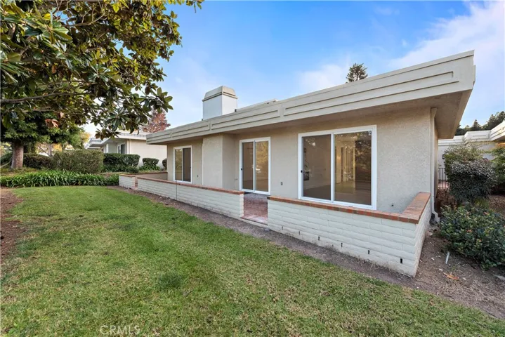 5557 Via Portora B, Laguna Woods, California 92637