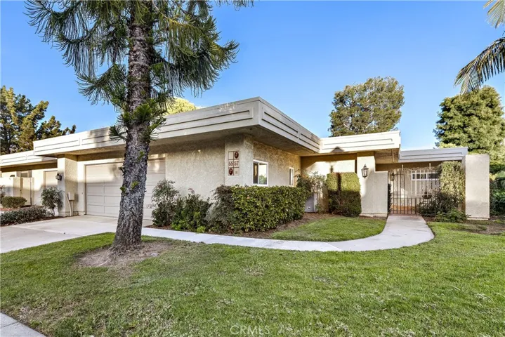 5557 Via Portora B, Laguna Woods, California 92637