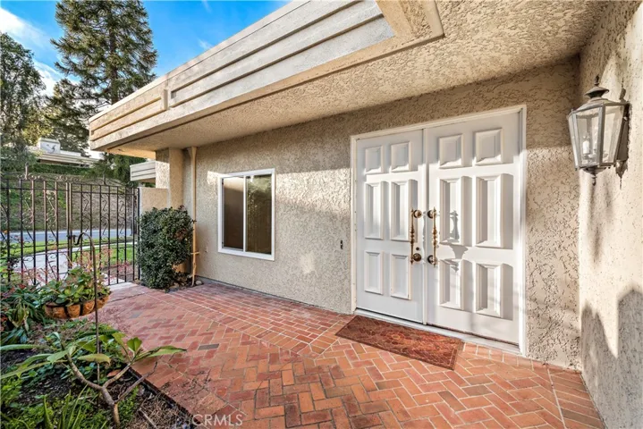 5557 Via Portora B, Laguna Woods, California 92637