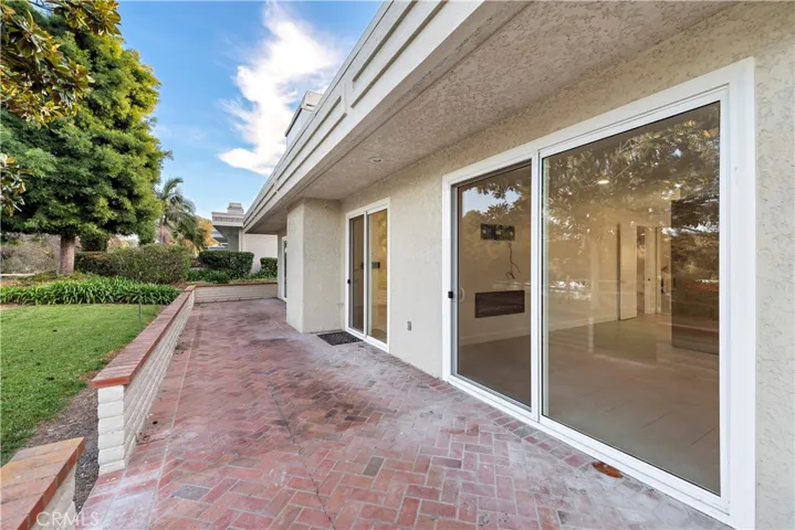 5557 Via Portora B, Laguna Woods, California 92637