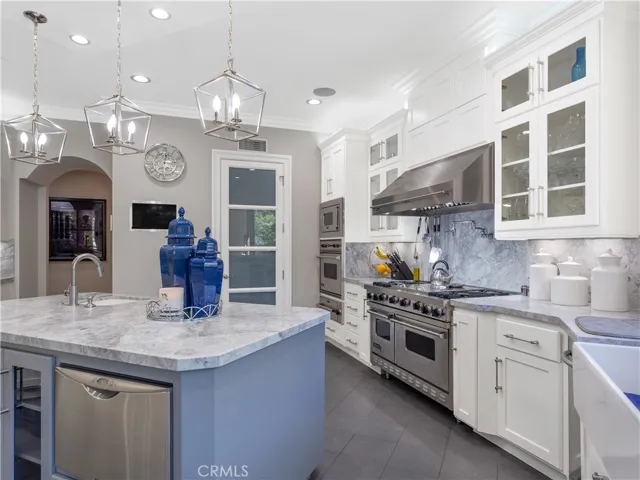 11449 Iverson Road, Chatsworth, California 91311