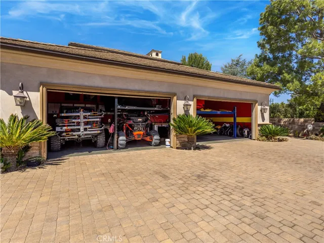 11449 Iverson Road, Chatsworth, California 91311