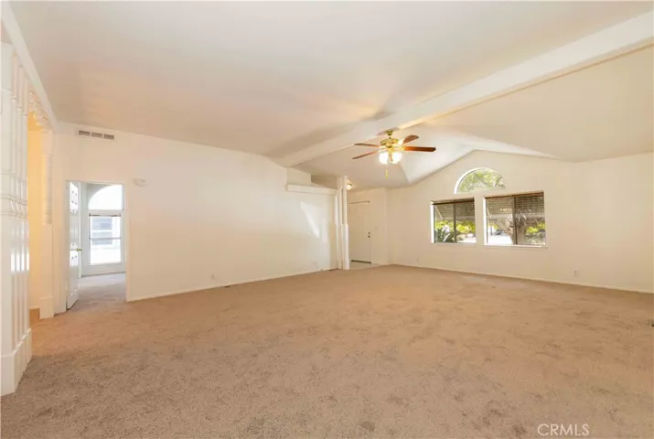 Extra large living room 500+ sq ft