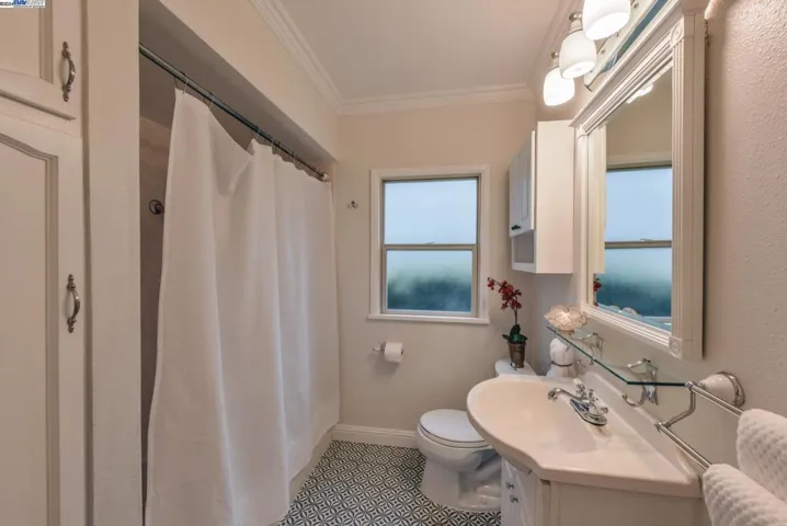760 Cary Dr, San Leandro, California 94577