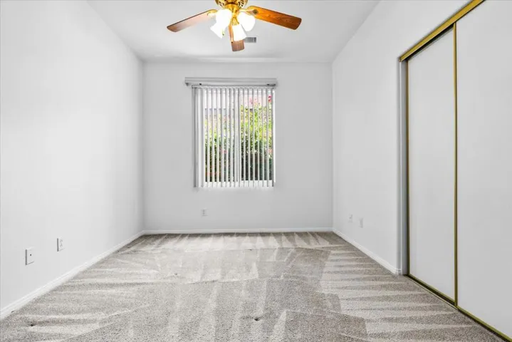 25-82548 Grant Dr-27