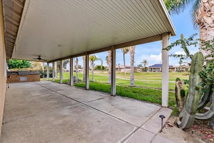29-82548 Grant Dr-35