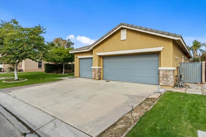 35-82548 Grant Dr-2