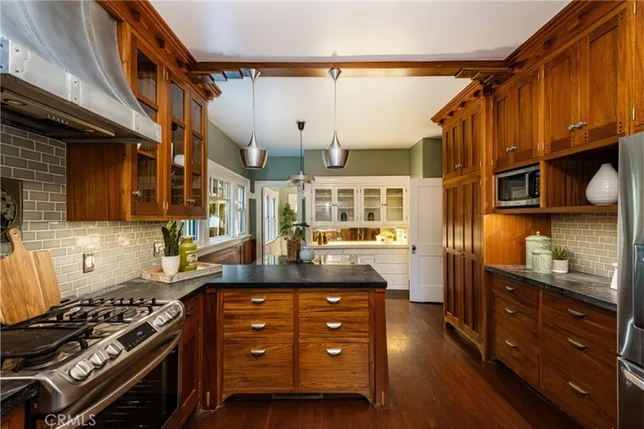 Kitchen (Evening shot) showcasing original Builtins